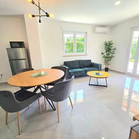 Family House Hana וילה