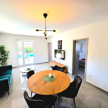 فيلة Family House Hana كانافانار