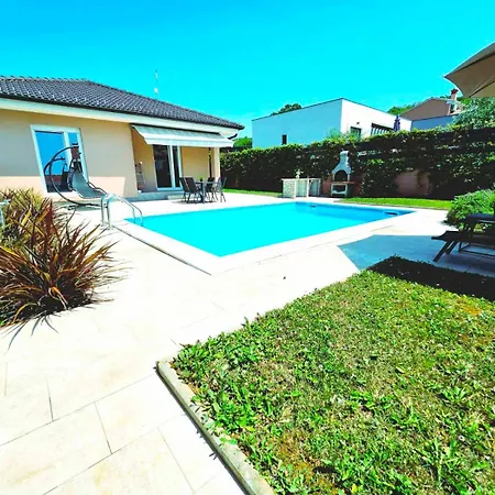 Family House Hana