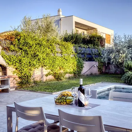 Family House Hana קאנפאנאר