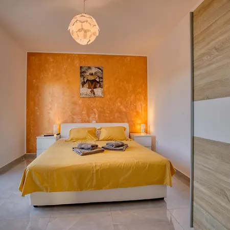 Family House Hana קאנפאנאר