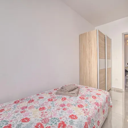 Family House Hana וילה קאנפאנאר
